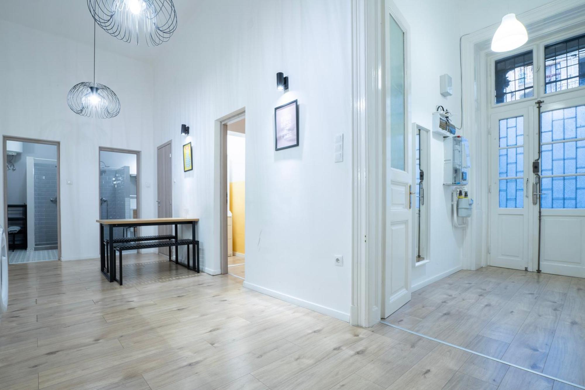 4-Bedroom Comfort Apartment In The Citycenter F38 — Photos 2